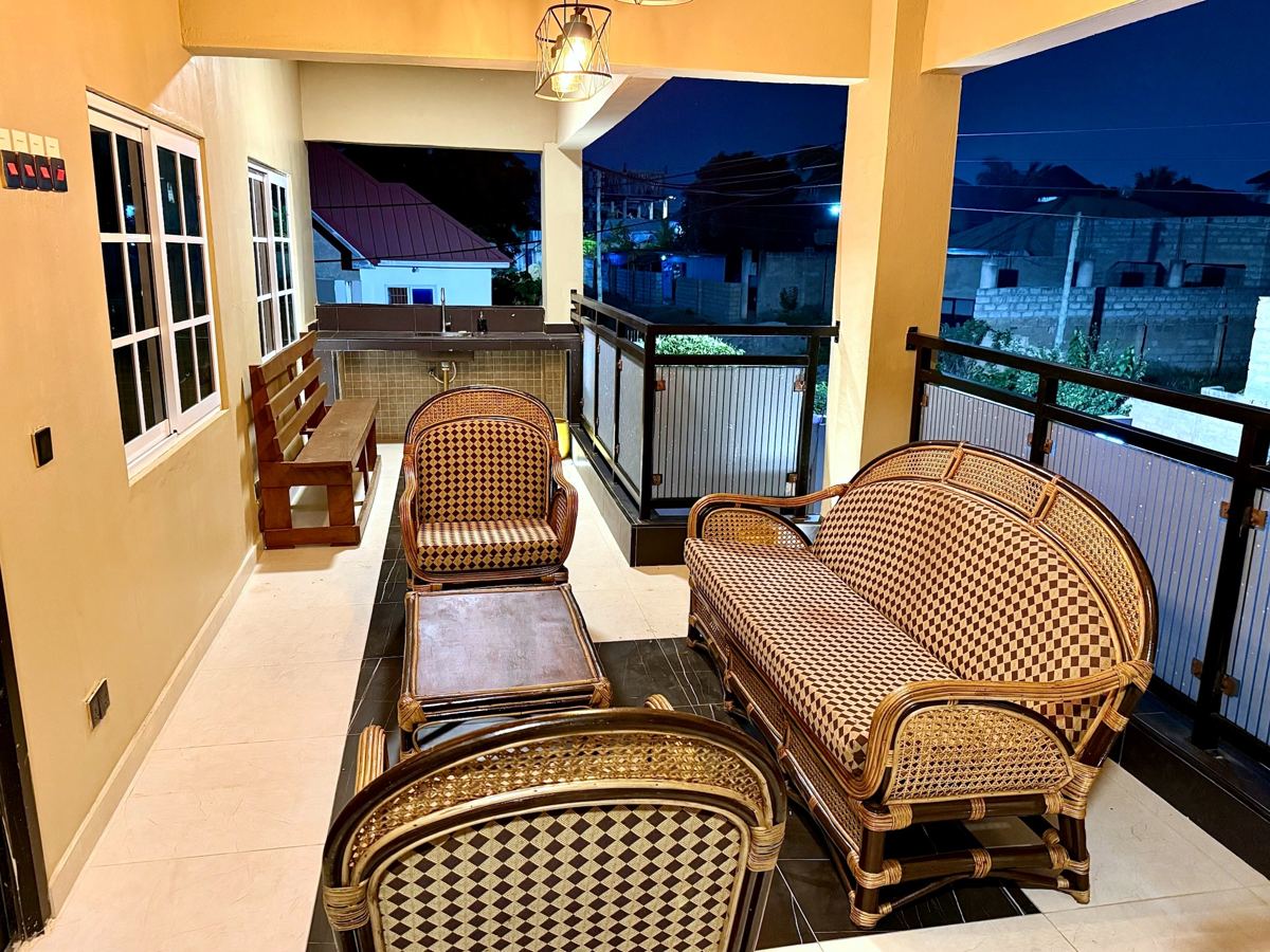 Luxury 1 bedroom, Front porch with multiple seating area